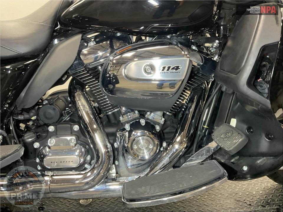 2023 Harley-Davidson FLHTCUTG TRI GLIDE ULTRA CLASSIC — фото 6