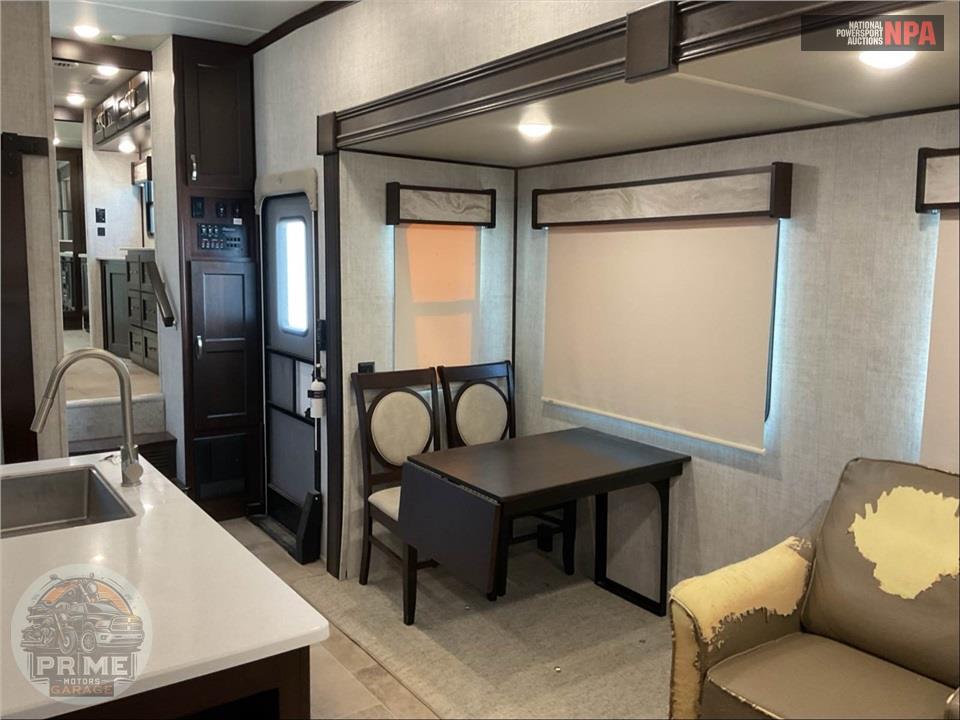 2020 Palomino By Forest River M-382FBC - COLUMBUS C-SERIES FIFTH WHEEL SERIES — фото 6