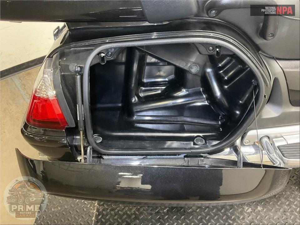 2010 Honda GL1800HPNAMA GLDWNG ABS** — фото 24