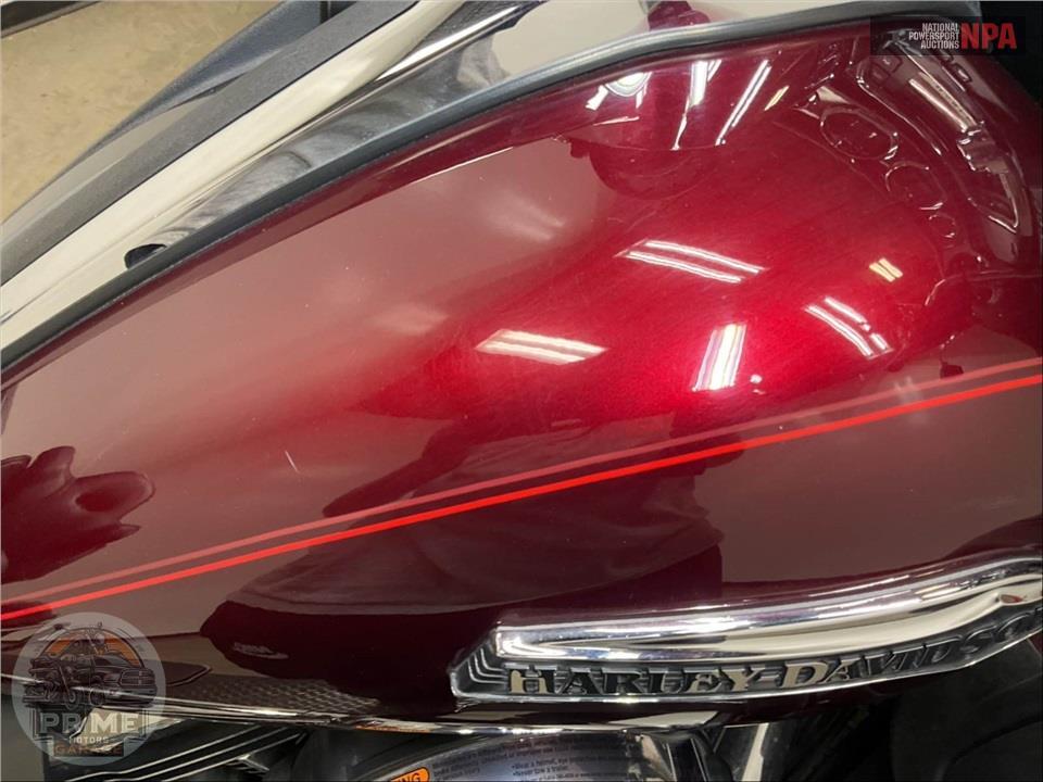 2015 Harley-Davidson FLHTCU ULTRA CLASSIC ELECTRA GLIDE — фото 21