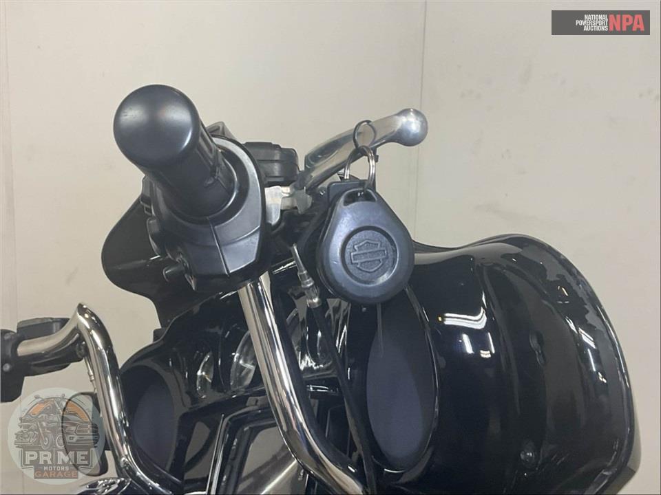 2015 Harley-Davidson FLHXS STREET GLIDE SPECIAL — фото 12