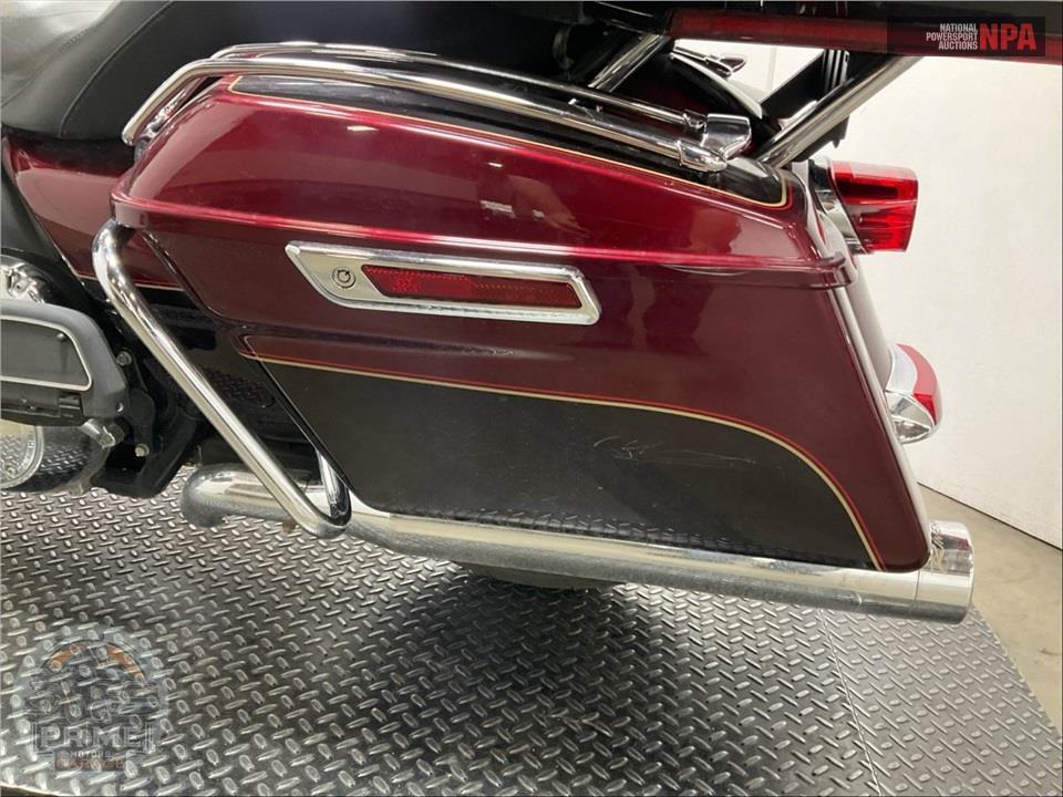 2015 Harley-Davidson FLHTCU ULTRA CLASSIC ELECTRA GLIDE — фото 20