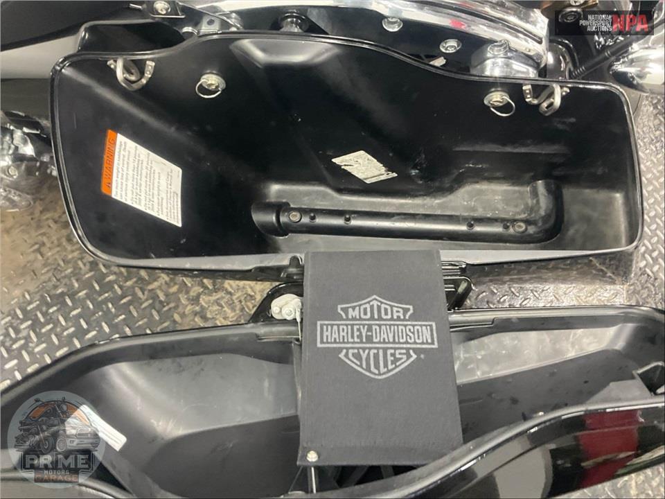 2016 Harley-Davidson FLHXS STREET GLIDE SPECIAL — фото 16