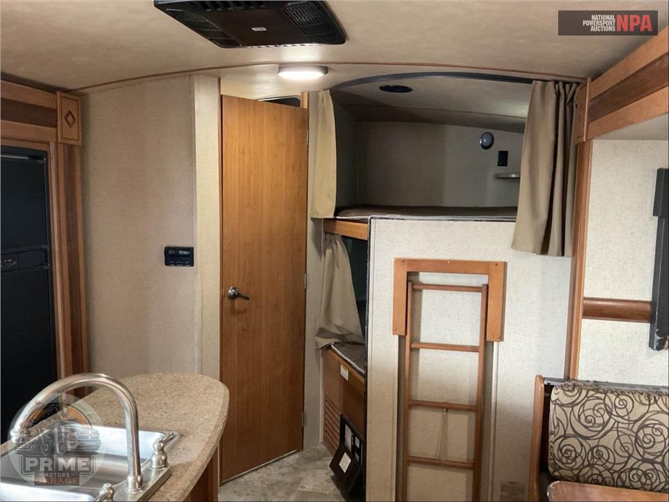 2016 Crossroads Rv M-240 BI - SUNSET TRAIL SUPER LITE SERIES — фото 7
