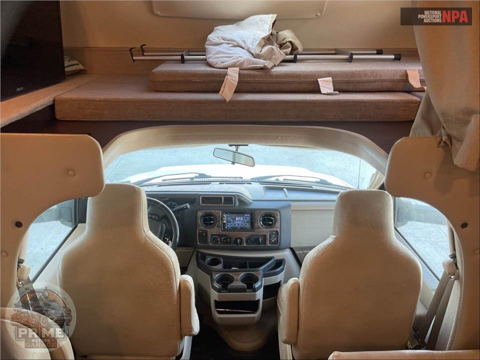 2018 Thor Motor Coach WS31 E450-V10 - QUANTUM SERIES — фото 14