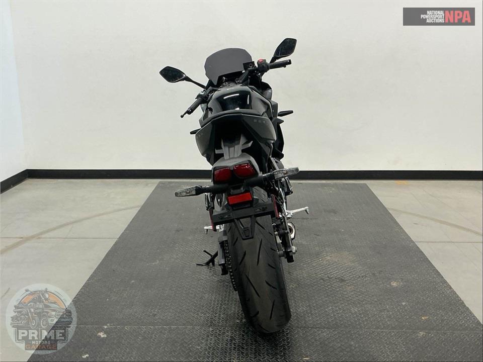 2025 Suzuki GSX800FRQM5 GSX-8R — фото 4