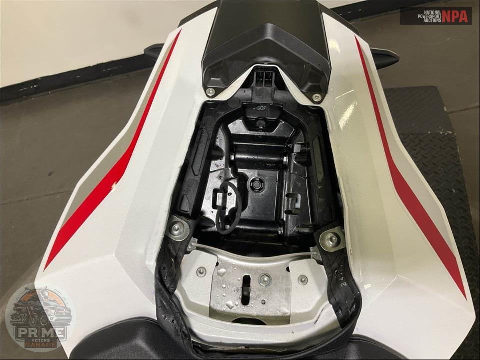 2025 Honda CBR1000RR — фото 17