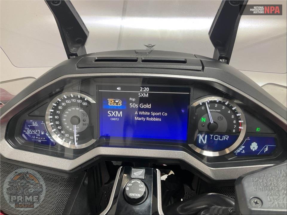 2018 Honda GL1800 GOLDWING TOUR (RED) — фото 5