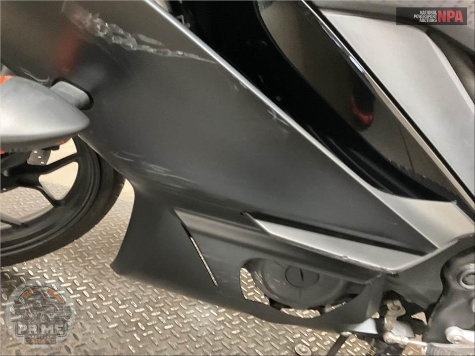 2022 Yamaha YZF-R3 — фото 14