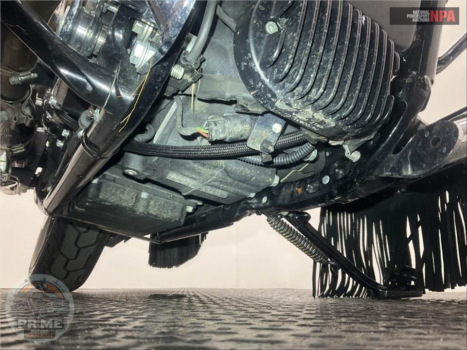 2018 Harley-Davidson FLDE DELUXE — фото 13