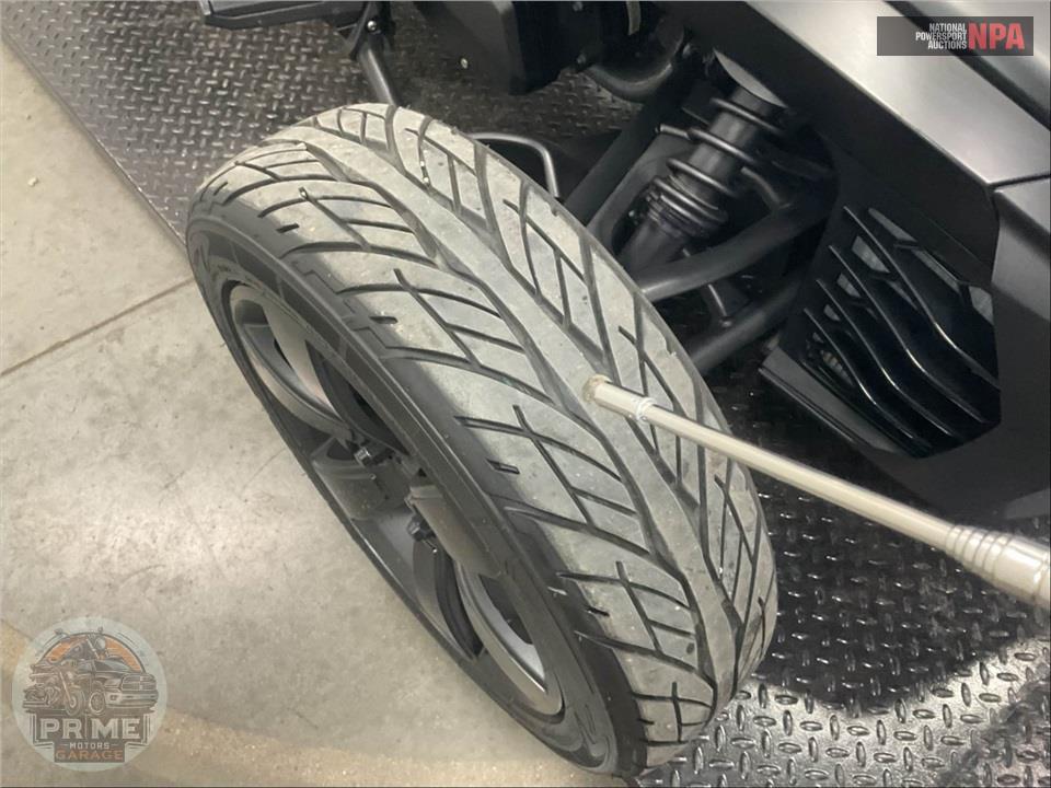 2017 Can-Am SPYDER F3 SE6 LIMITED — фото 17