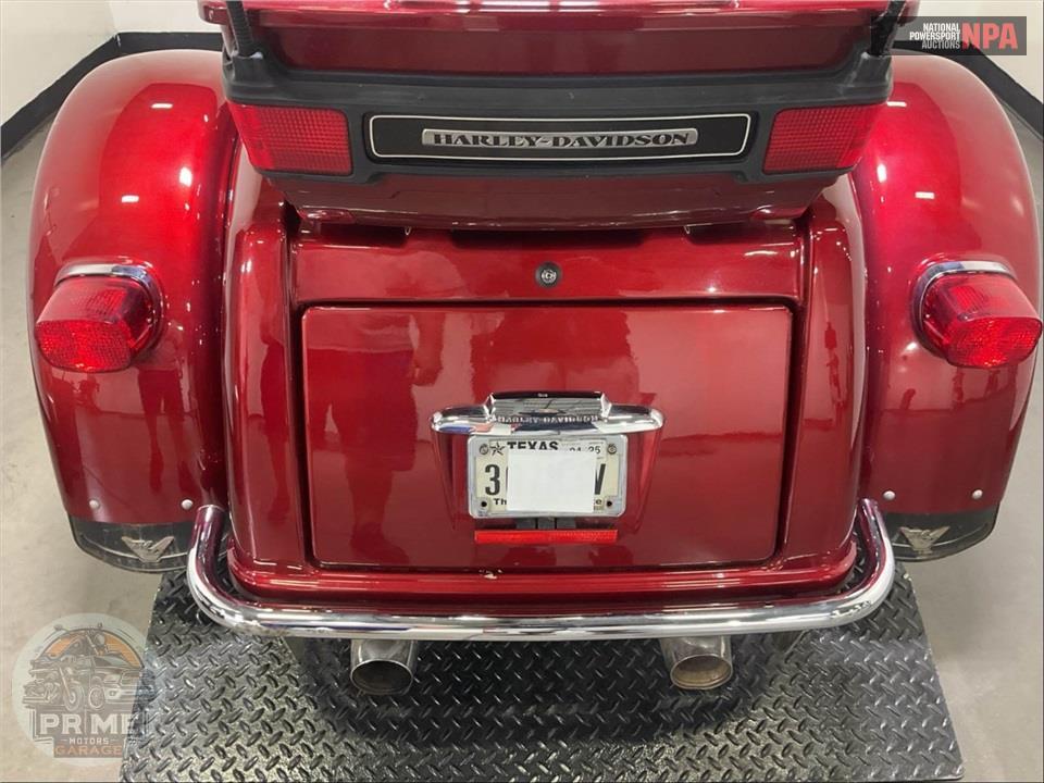 2009 Harley-Davidson FLHTCUTG TRIGLIDE ULTRA CLASSIC — фото 35