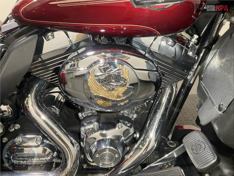 2010 Harley-Davidson FLHTCUTG TRIGLIDE ULTRA CLASSIC — фото 6