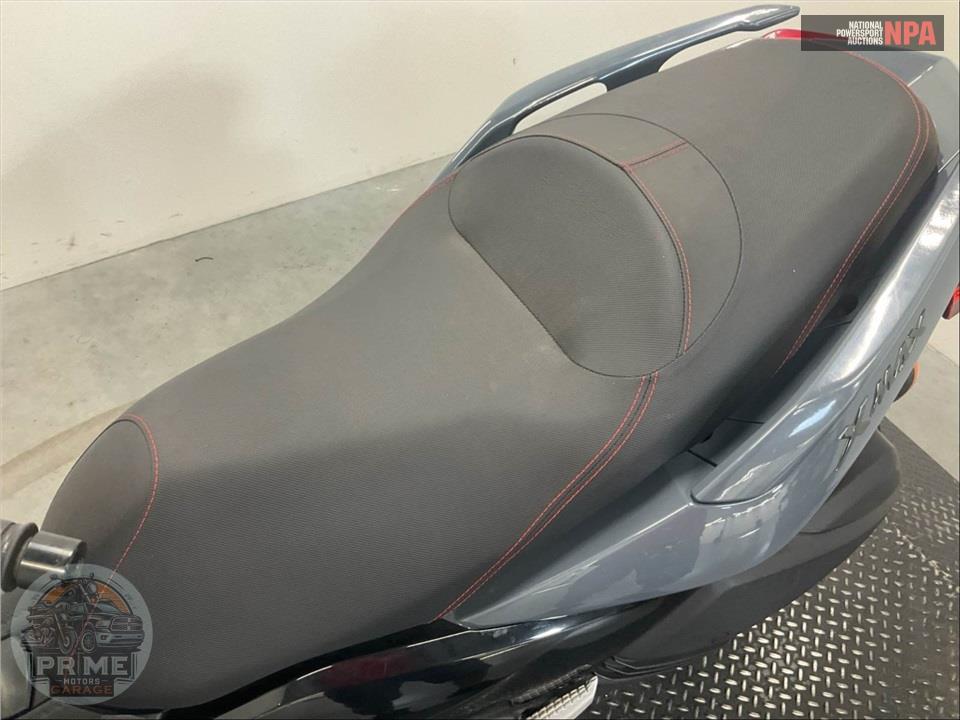 2022 Yamaha XMAX — фото 12
