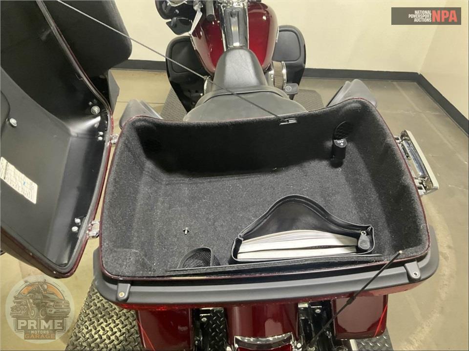 2016 Harley-Davidson FLHTKL ULTRA LIMITED LOW — фото 28