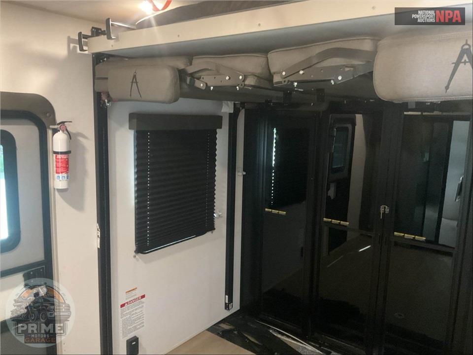 2025 Grand Design Recreational Vehicles M-29GS - MOMENTURM G-CLASS TOY HAULER SERIES — фото 12