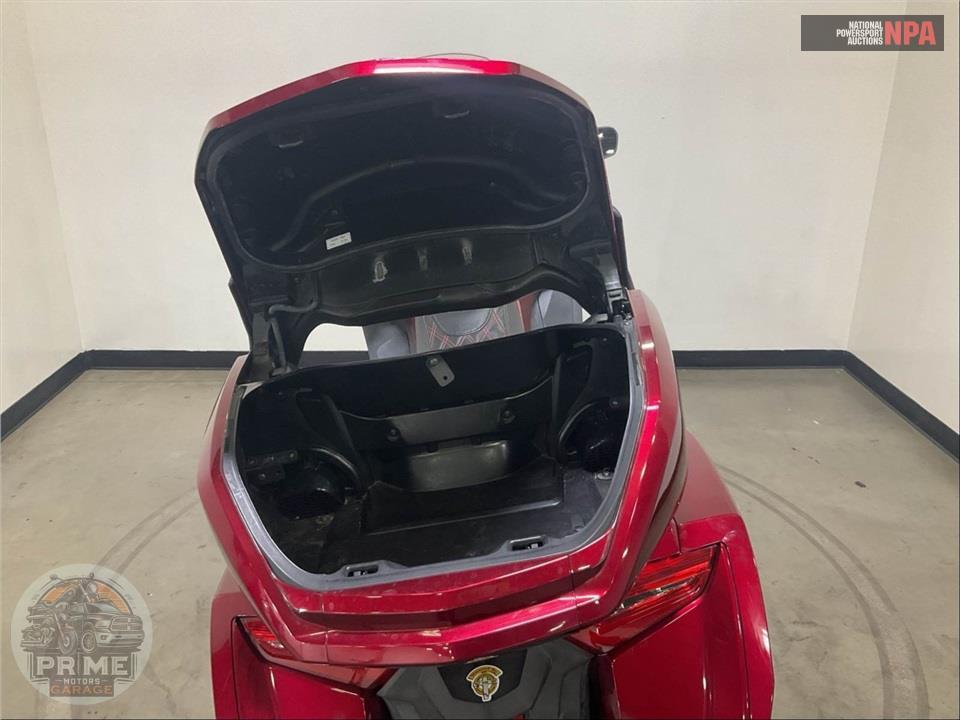 2018 Honda GL1800 GOLDWING TOUR (RED) — фото 30