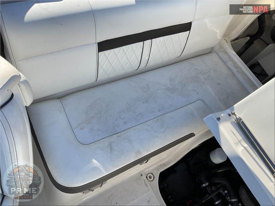 2017 Sea Ray Boats SLX-W 230 SLX SERIES L=23/E=1 370HP MERC IB — фото 34