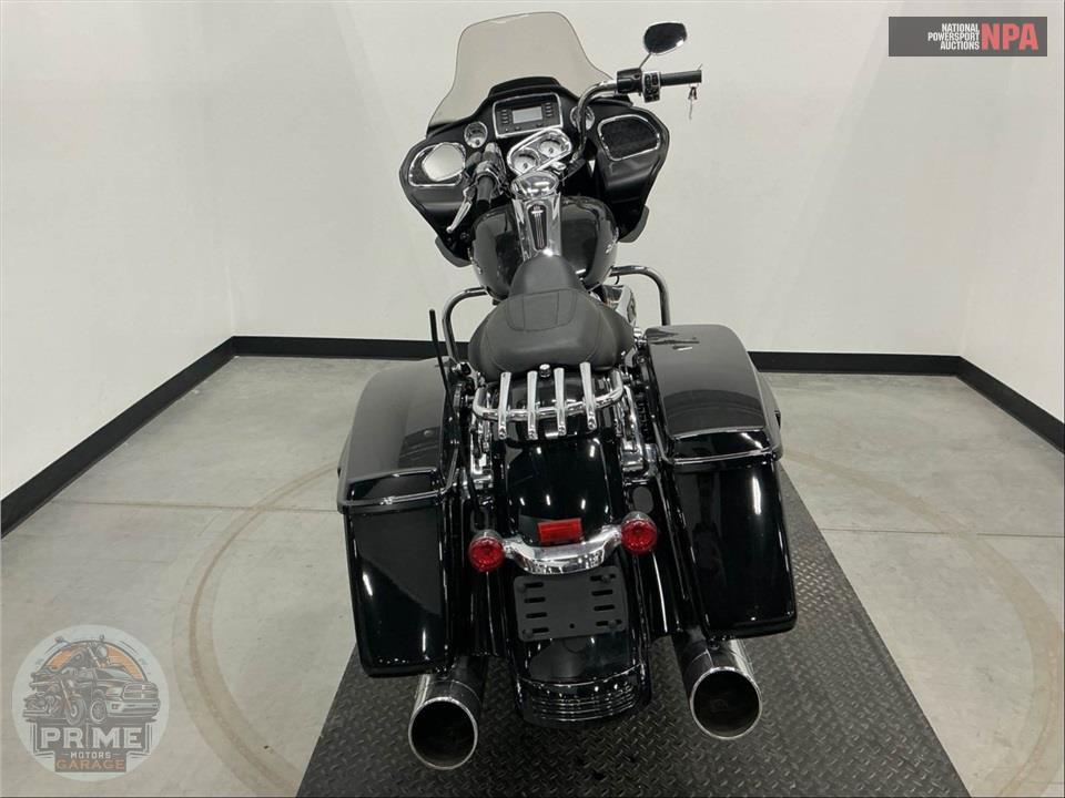2017 Harley-Davidson FLTRX ROAD GLIDE — фото 4