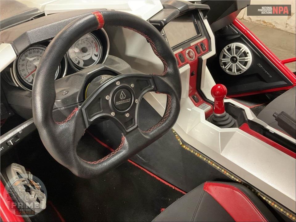 2016 Polaris SLINGSHOT SL LE — фото 42