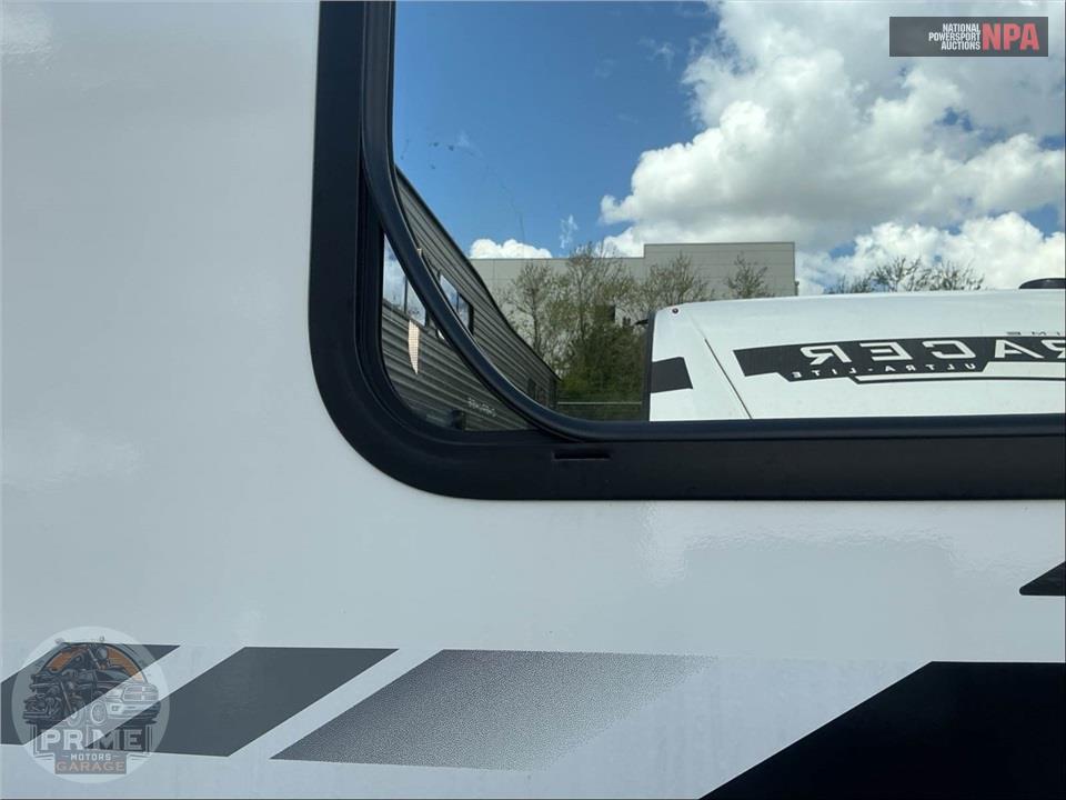 2025 Cherokee By Forest River M -3800DECK - ARCTIC WOLF FIFTH WHEEL SERIES — фото 38