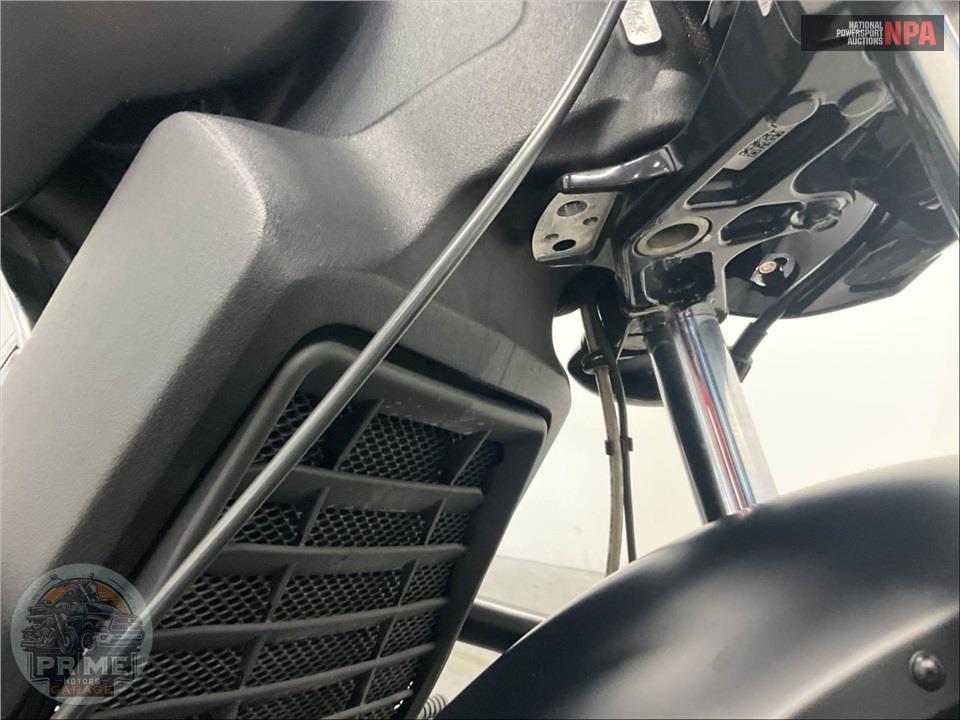 2021 Indian Motorcycle SCOUT BOBBER (ABS, BLACK SMOKE) — фото 12