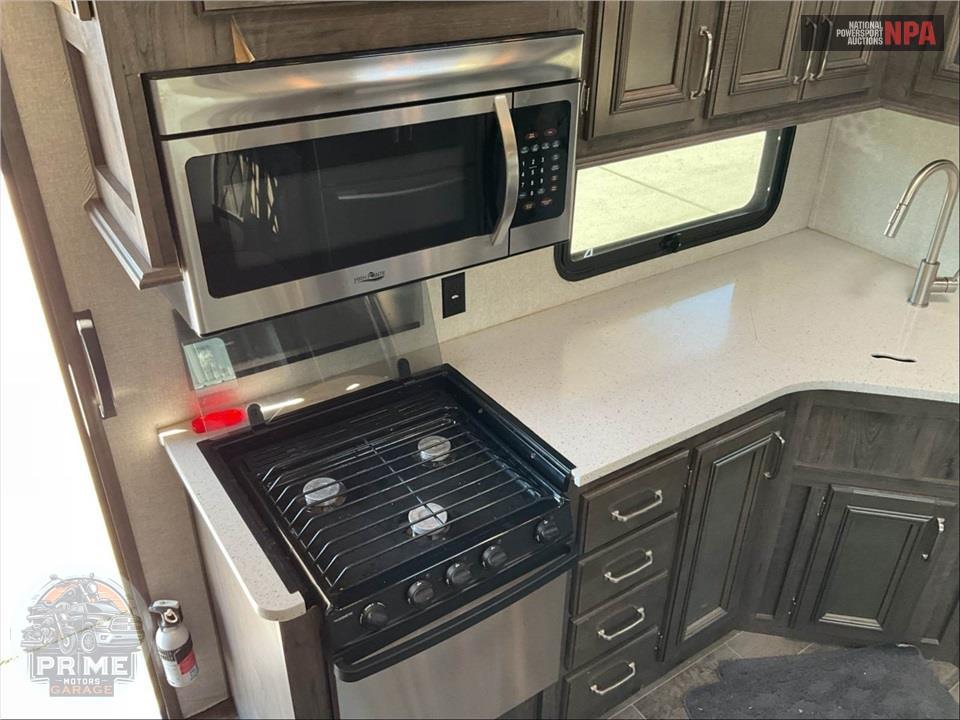 2018 Keystone Rv M-375 FL - MONTANA HIGH COUNTRY FIFTH WHEEL SERIES — фото 17