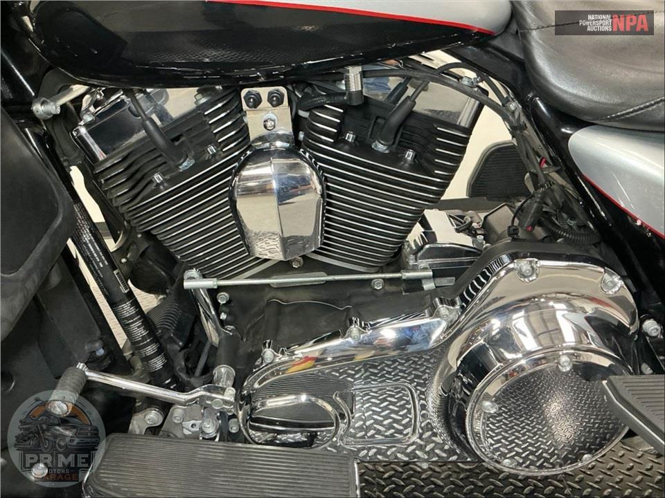 2015 Harley-Davidson FLHTK ELECTRA GLIDE ULTRA LIMITED — фото 7
