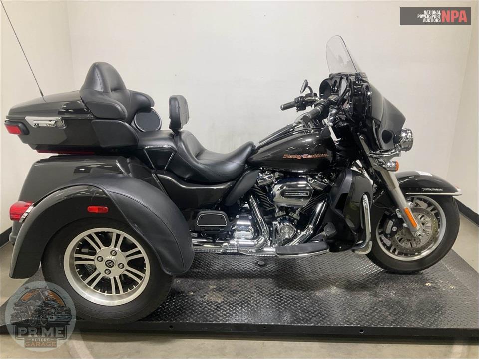 2019 Harley-Davidson FLHTCUTG TRI GLIDE ULTRA — фото 1