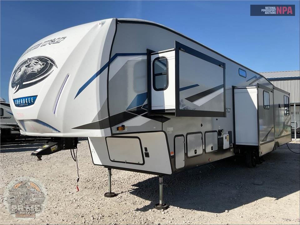 2023 Cherokee By Forest River M-3660SUITE - ARCTIC WOLF FIFTH WHEEL SERIES — фото 2