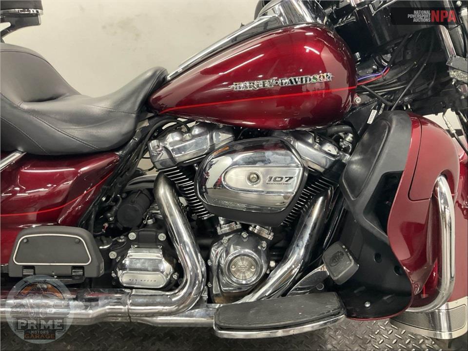 2017 Harley-Davidson FLHTK ULTRA LIMITED — фото 6