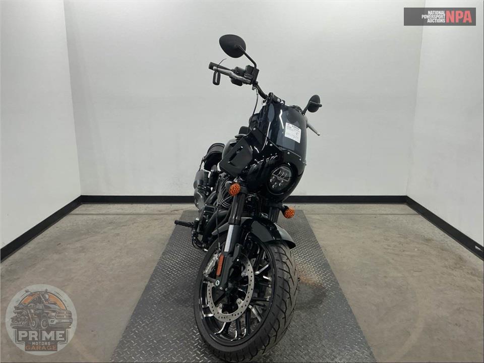 2024 Indian Motorcycle SPORT CHIEF (BLACK) — фото 2