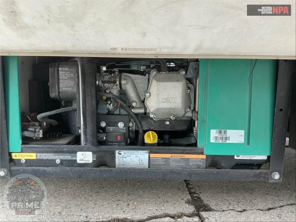 2017 Thor Motor Coach LF31 E450-V10 - QUANTUM SERIES — фото 32