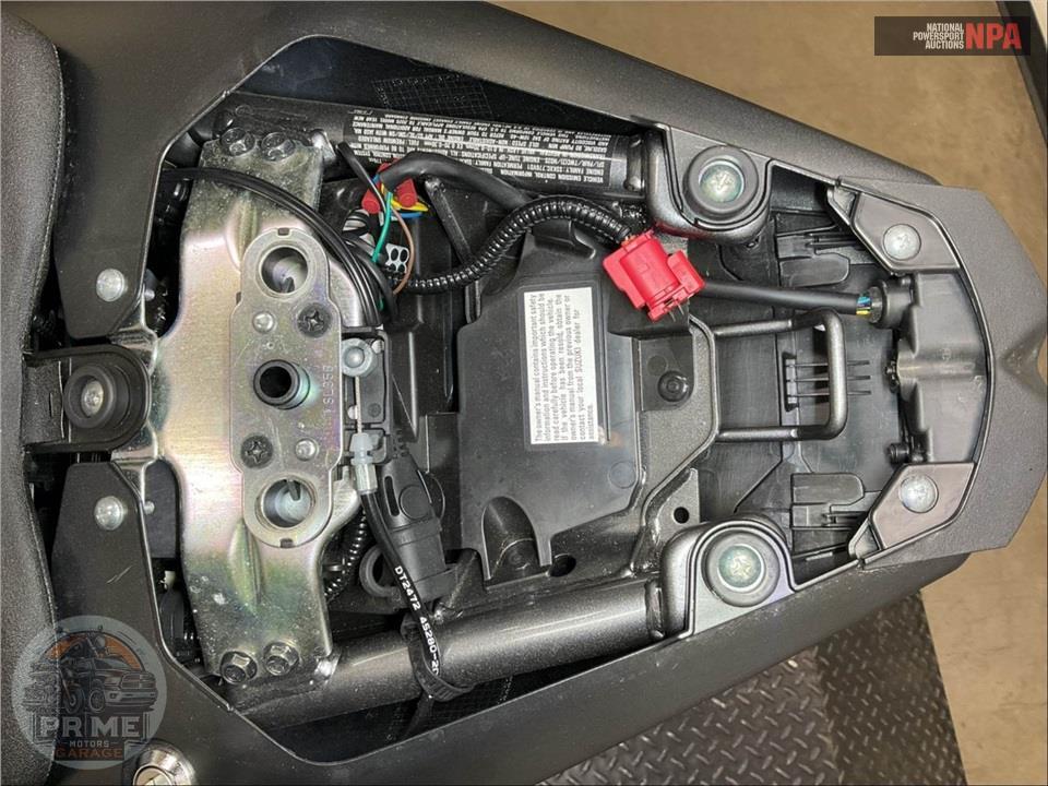 2025 Suzuki GSX800FRQM5 GSX-8R — фото 14