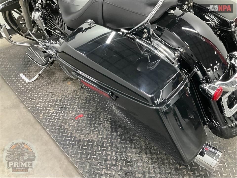 2018 Harley-Davidson FLHX STREET GLIDE — фото 14