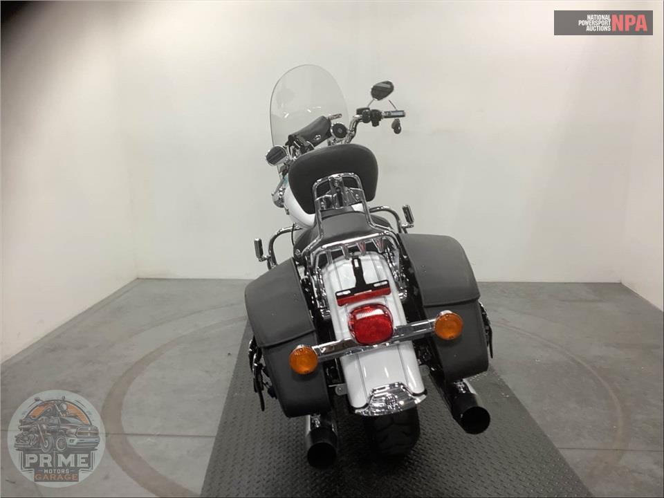 2012 Harley-Davidson FLHRC ROAD KING CLSC — фото 4