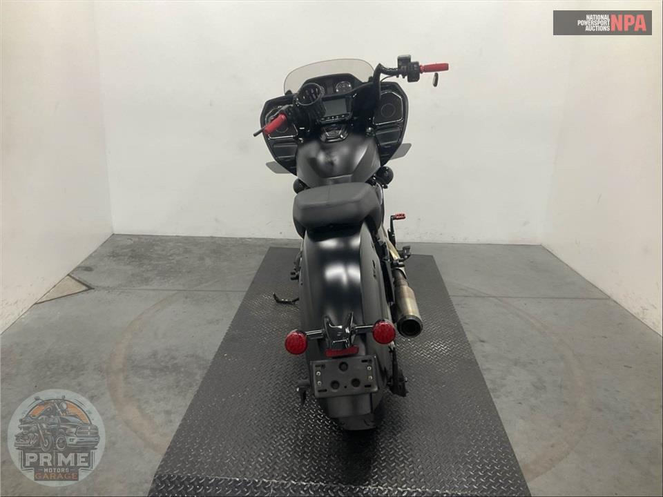 2021 Indian Motorcycle CHALLENGER DARK HORSE (BLACK/BRONZE SMOKE) — фото 4