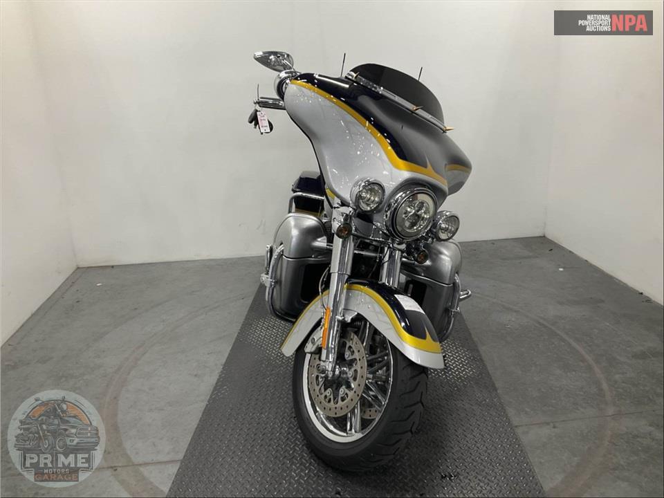 2012 Harley-Davidson FLHTCUSE7 SCREAMIN EAGLE — фото 2