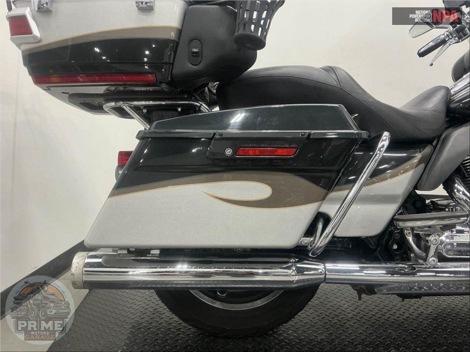 2013 Harley-Davidson FLHTCUSE8 SCREAMIN EAGLE — фото 30