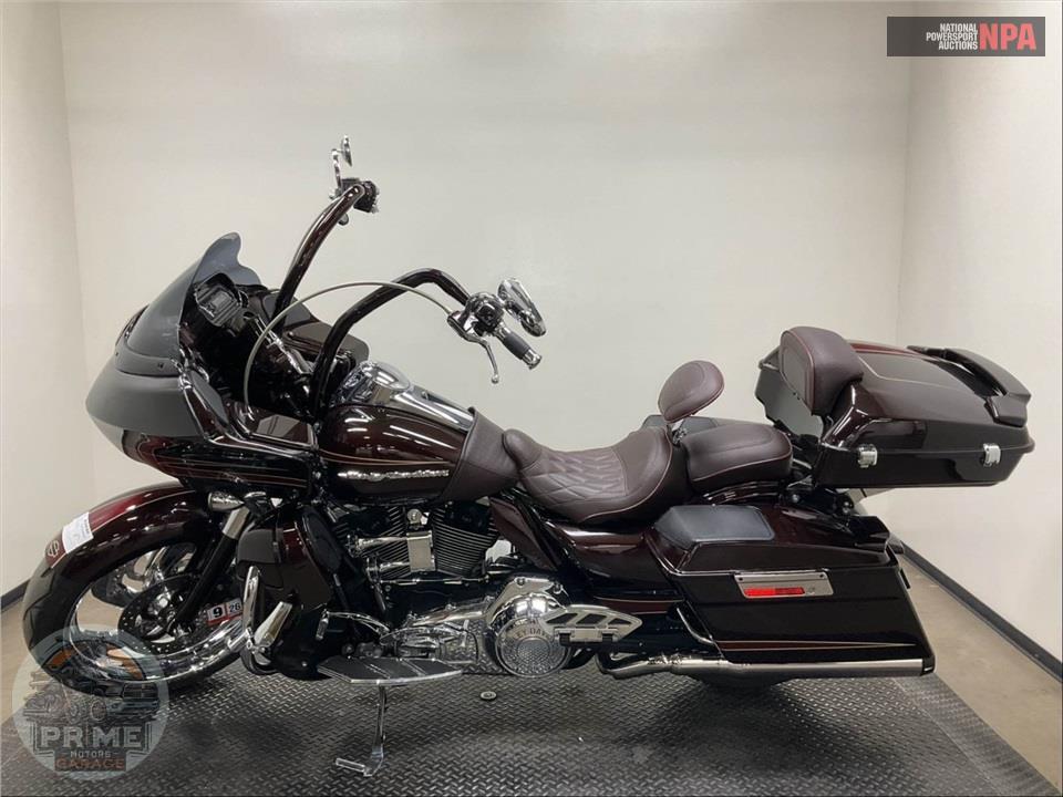 2011 Harley-Davidson FLTRU ROAD GLIDE ULTRA — фото 3
