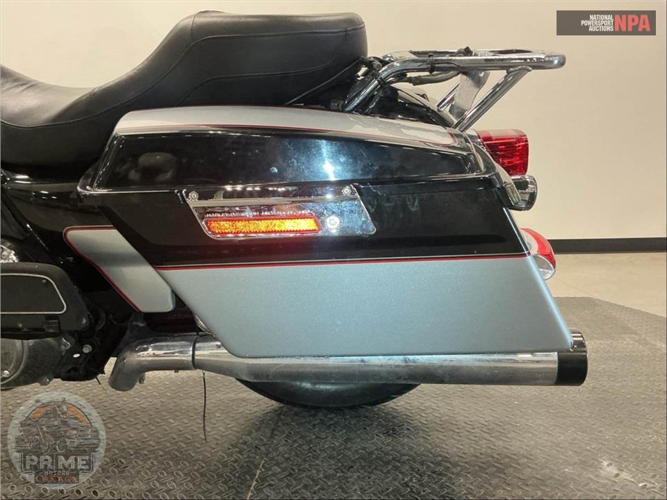 2011 Harley-Davidson FLHTCU UL CLSC EL GLIDE — фото 28