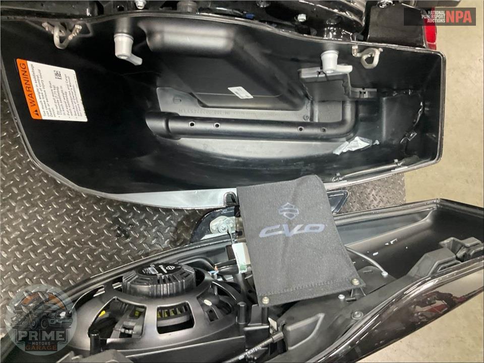 2025 Harley-Davidson FLTRXSE CVO ROAD GLIDE — фото 16