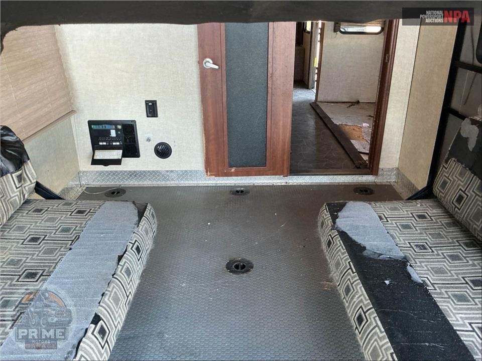 2015 Keystone Rv M-303 - IMPACT TOY HAULER SERIES — фото 13