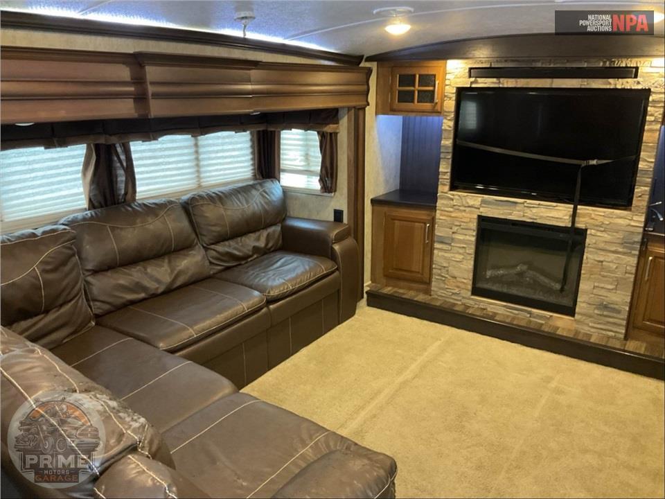 2016 Keystone Rv M-3710 FL - MONTANA FIFTH WHEEL SERIES — фото 6