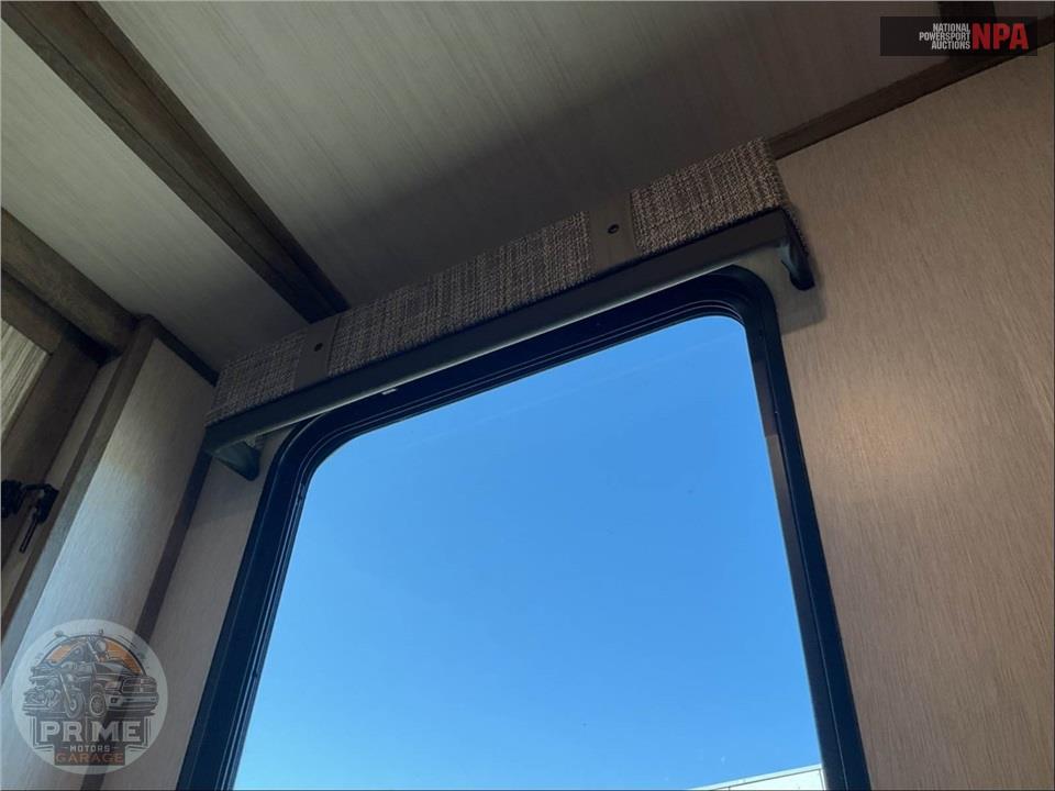 2022 Wildwood By Forest River M-34RL - HERITAGE GLEN ELITE FIFTH WHEEL SERIES — фото 20