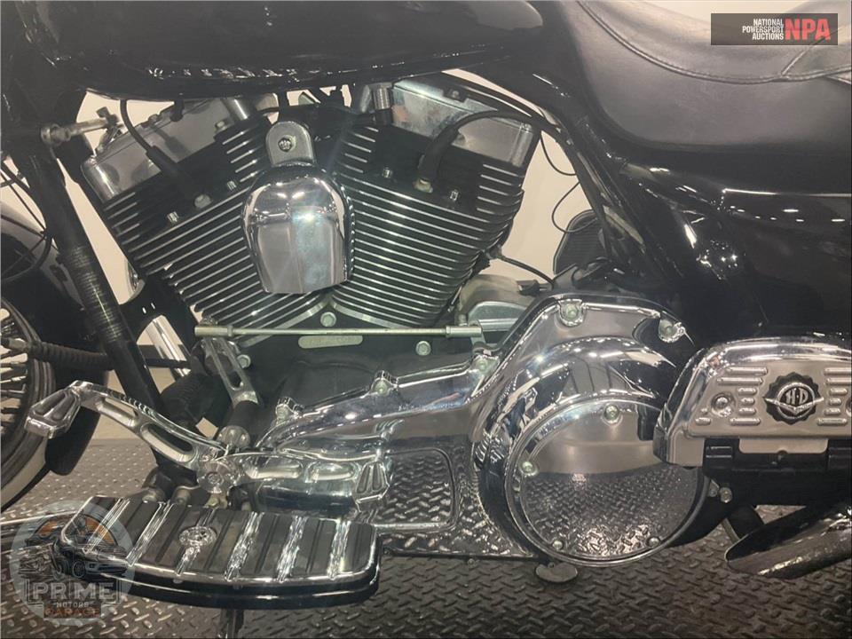 2010 Harley-Davidson FLHRC ROAD KING CLASSIC — фото 7