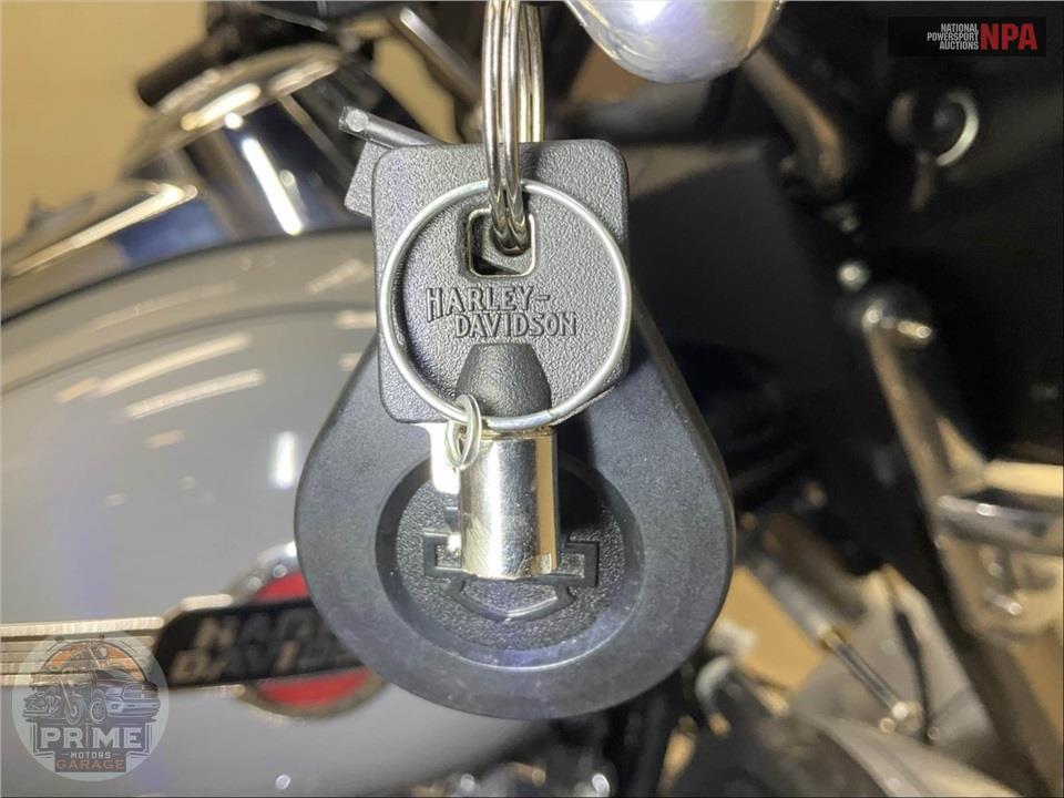 2024 Harley-Davidson FLHTCUTG TRI GLIDE ULTRA CLASSIC — фото 18