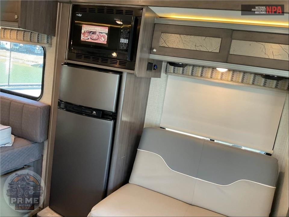 2017 Winnebago M-23A FORD - FUSE SERIES — фото 28