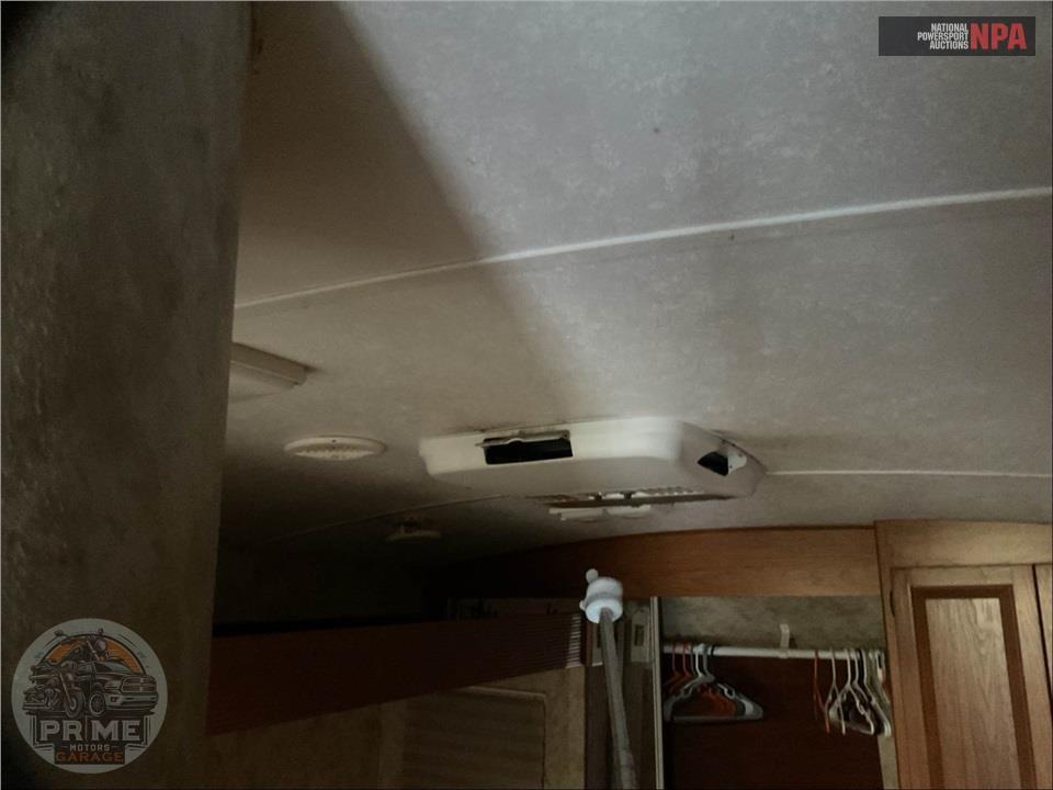 2012 Keystone Rv M-358 RLT - MONTANA MOUNTAINEER FIFTH WHEEL SERIES — фото 42
