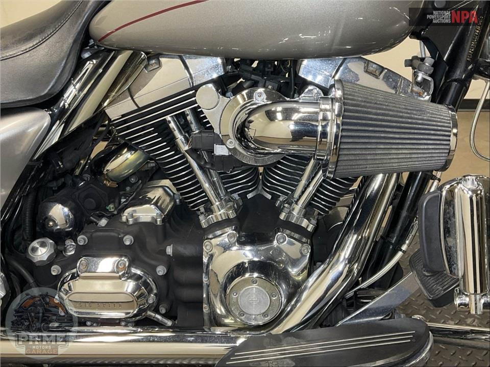 2009 Harley-Davidson FLHRC ROAD KING CLASSIC — фото 6